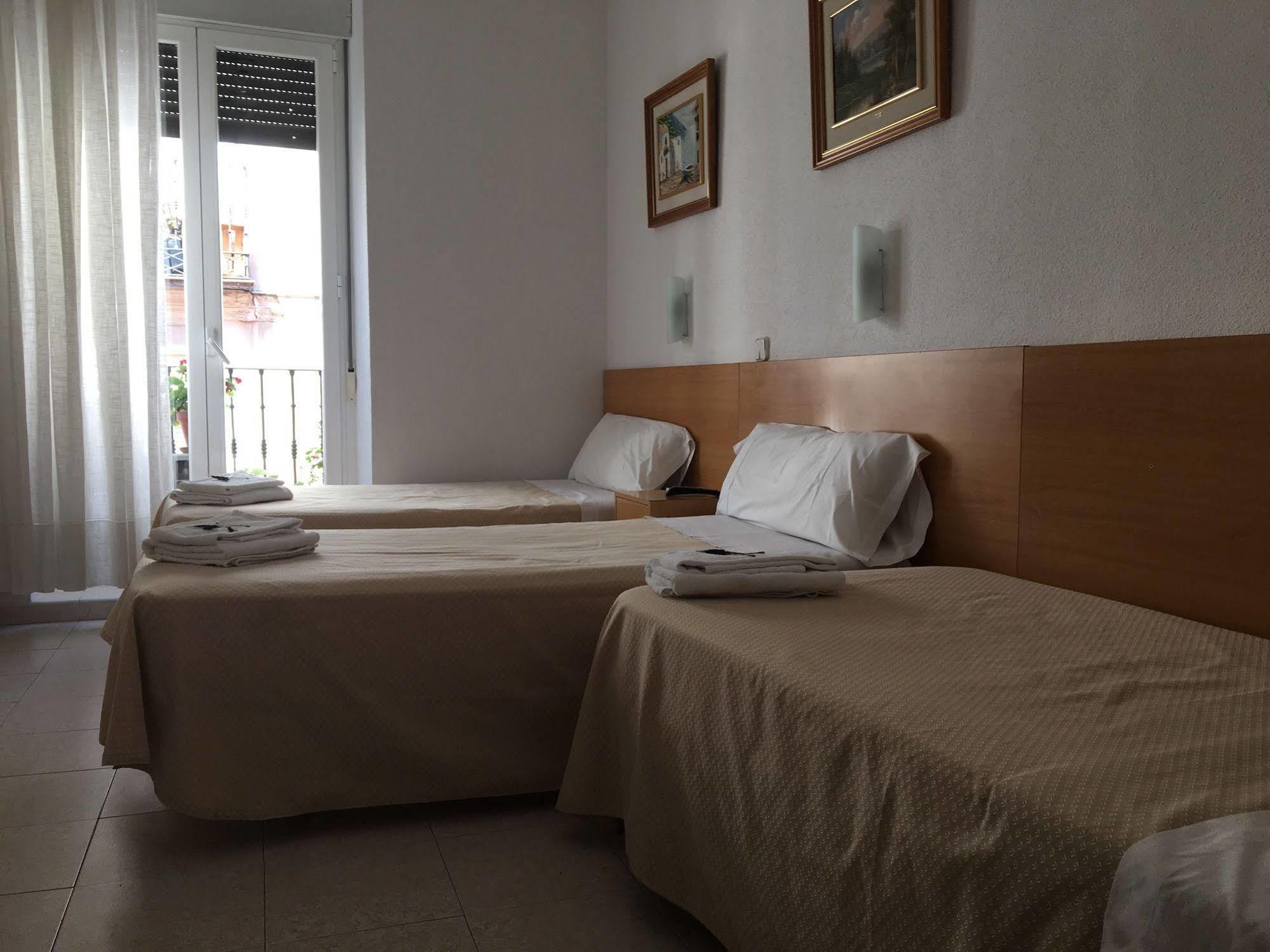 Hostal R. Lido Madrid Exterior foto