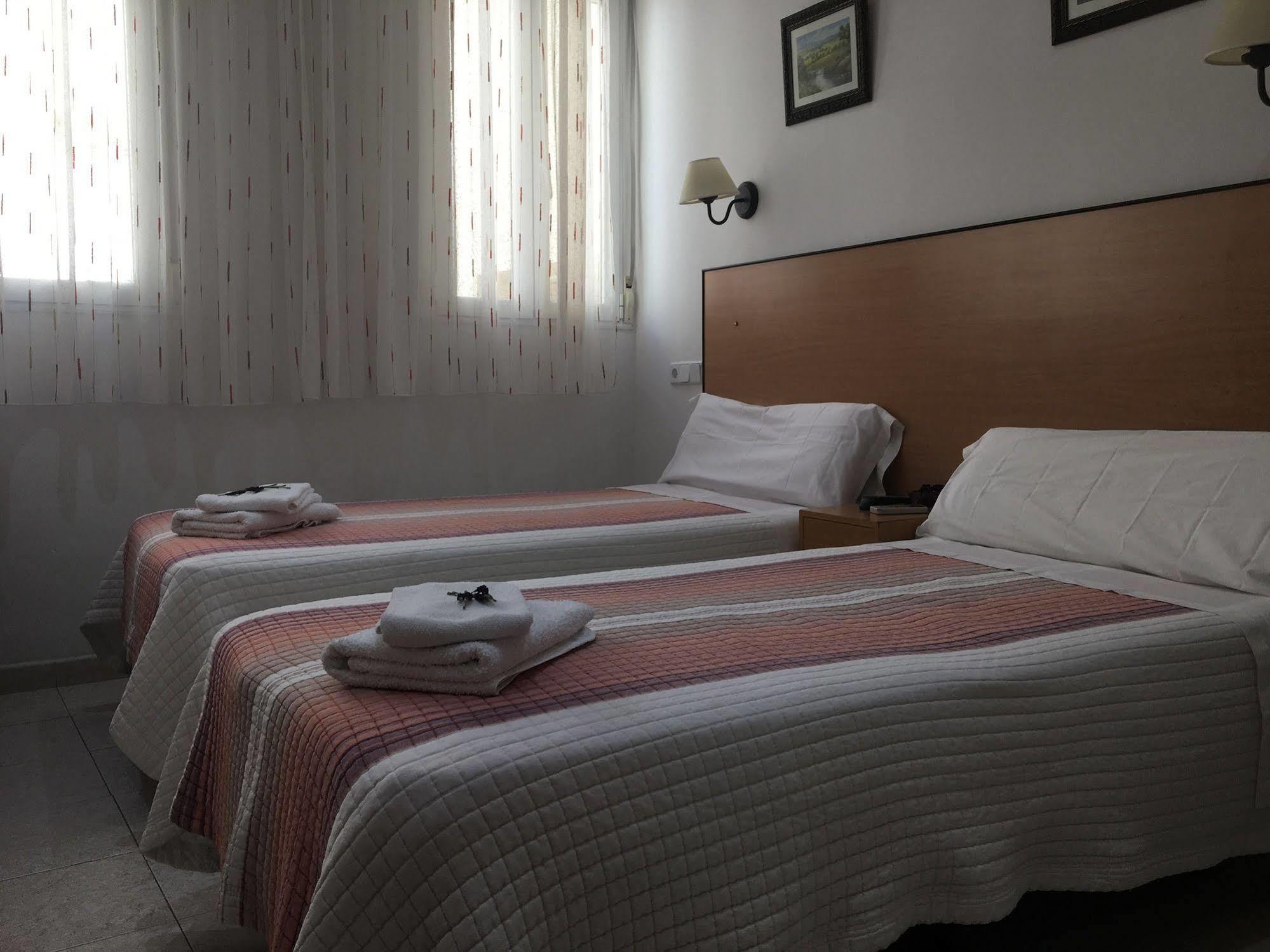 Hostal R. Lido Madrid Exterior foto
