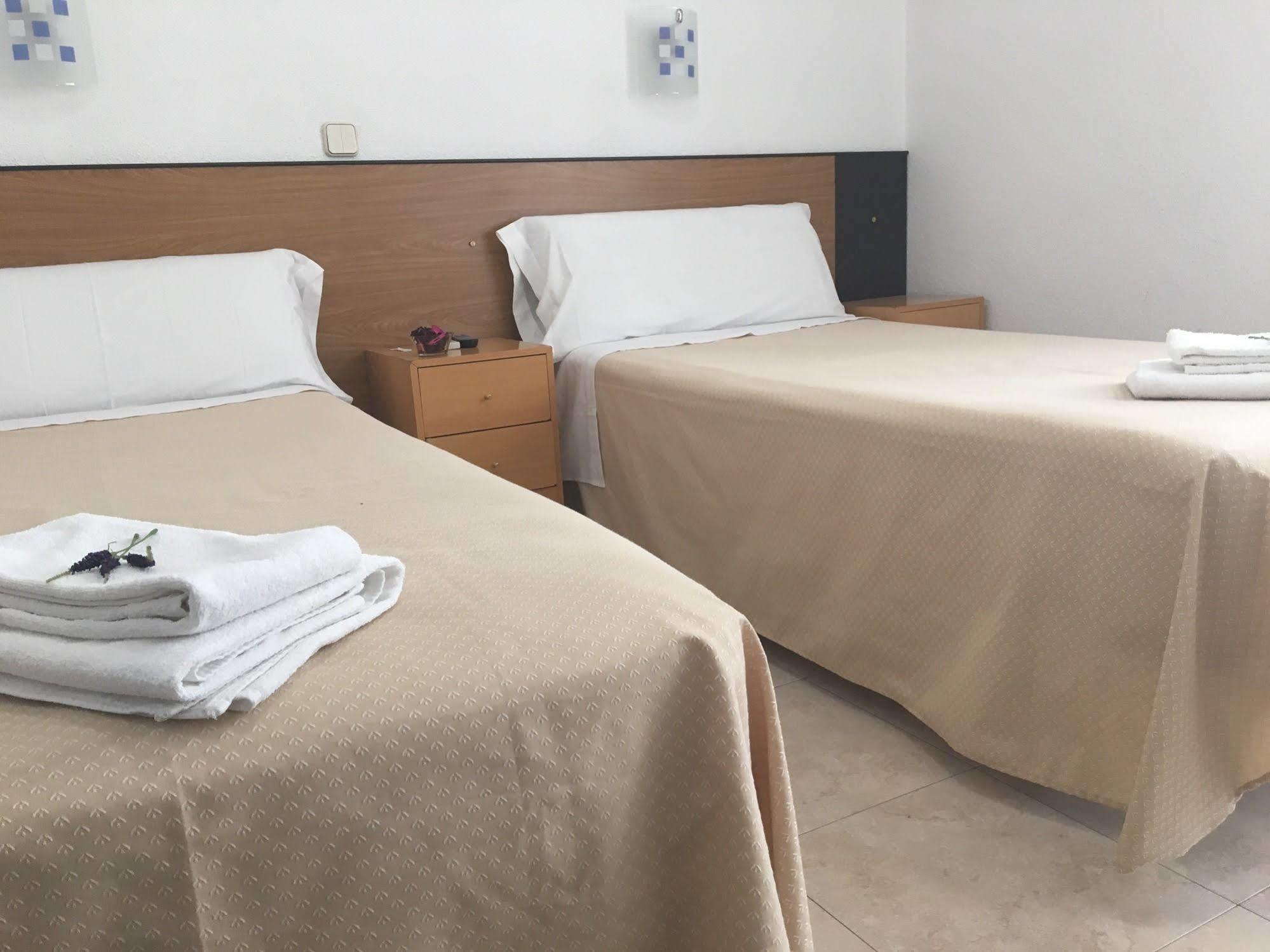 Hostal R. Lido Madrid Exterior foto