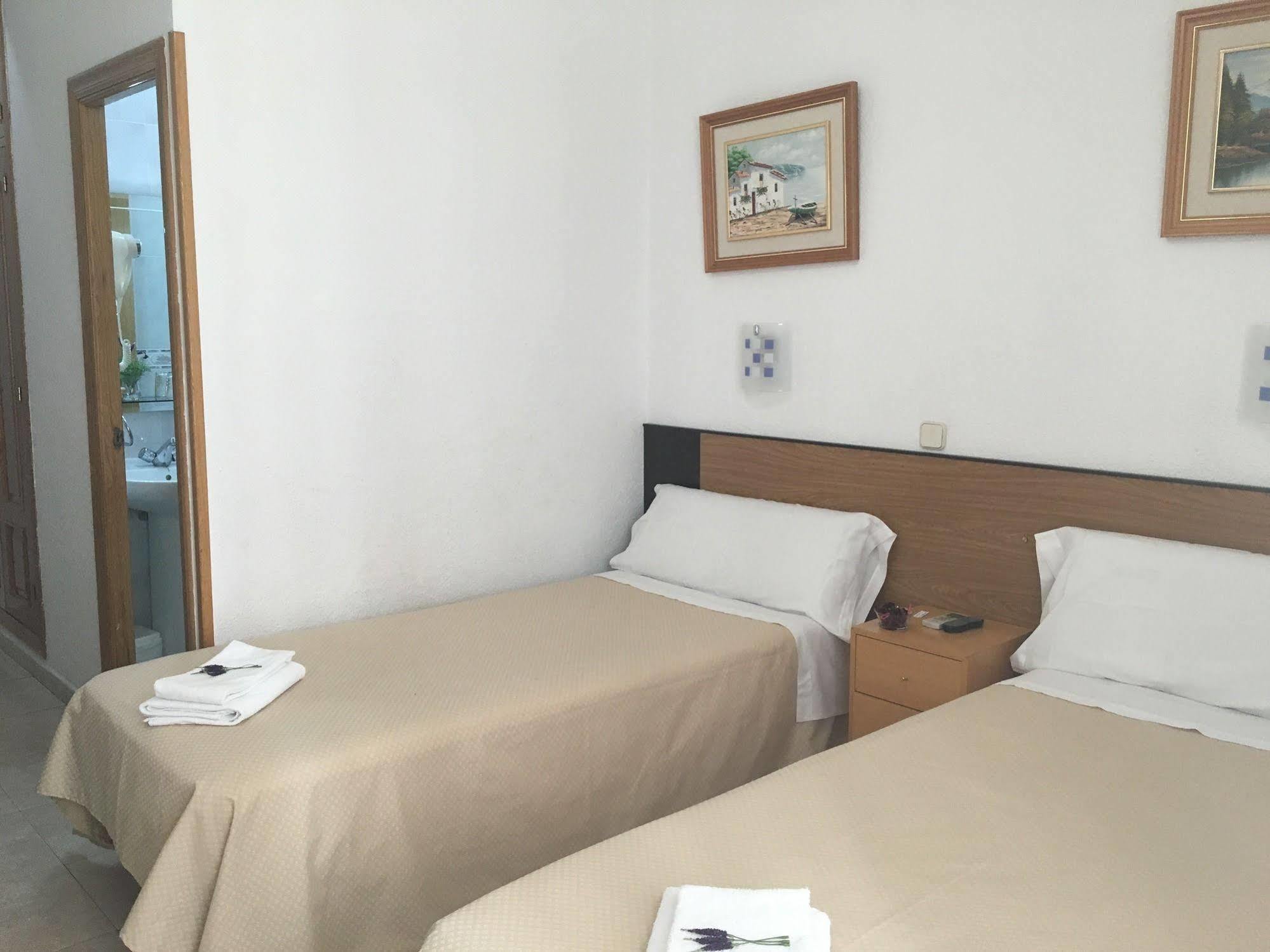 Hostal R. Lido Madrid Exterior foto