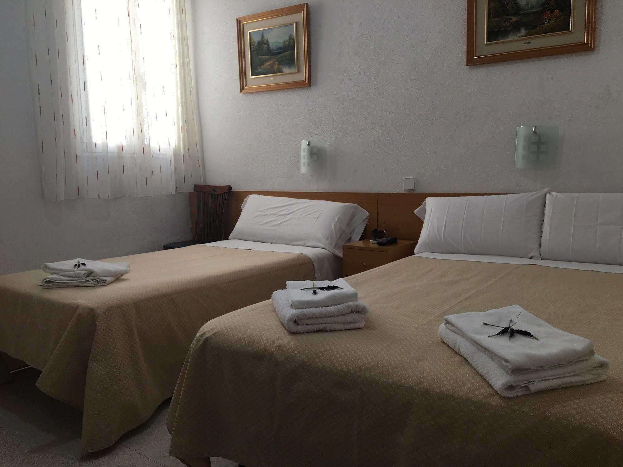 Hostal R. Lido Madrid Exterior foto