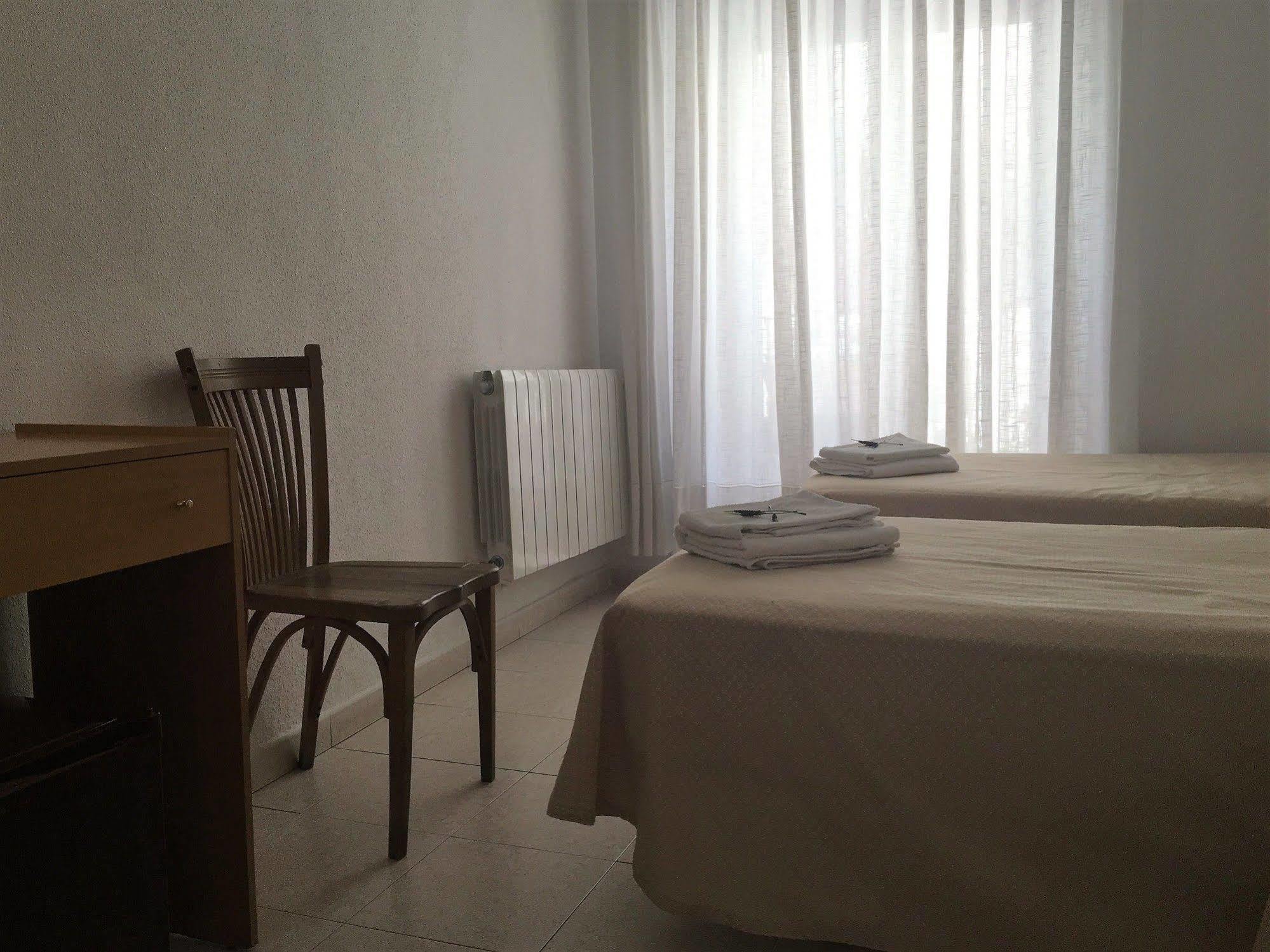 Hostal R. Lido Madrid Exterior foto