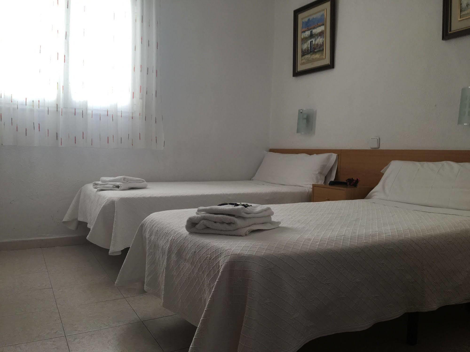 Hostal R. Lido Madrid Exterior foto
